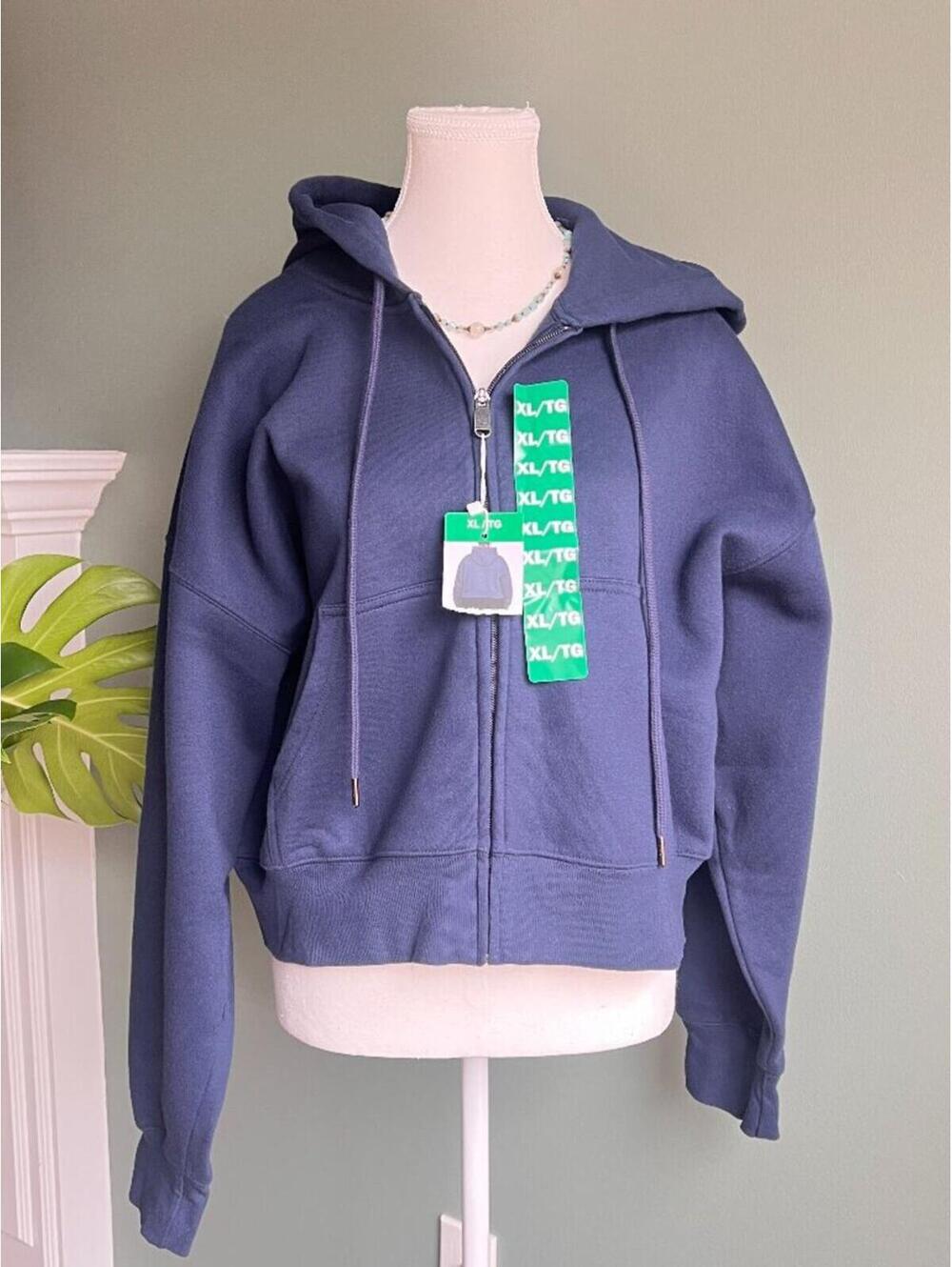 NWT Tuff Athletics Zip Up Cropped Hoodie Women's XL